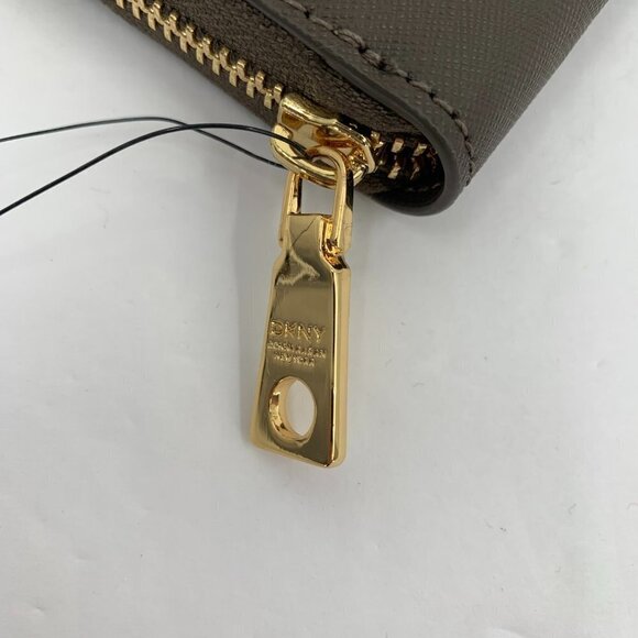 DKNY Donna Karan Saffiano Leather Khaki Zip Continental Wallet logo brown new - Picture 4 of 5